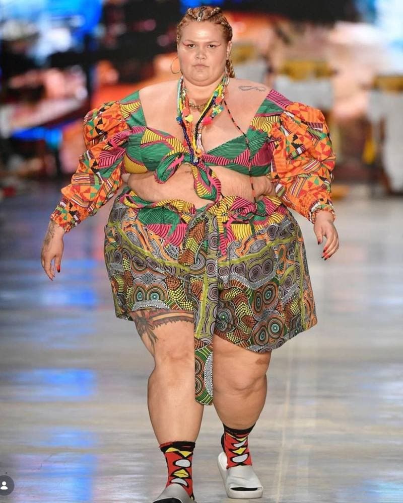 Look défilé — mode grande taille